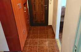 De vanzare apartament 4 camere, 80 mp, decomandat, zona Calvaria