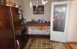 De vanzare apartament 4 camere, 80 mp, decomandat, zona Calvaria