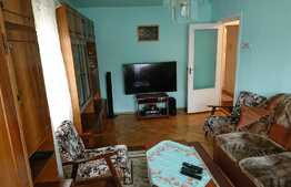 De vanzare apartament 4 camere, 80 mp, decomandat, zona Calvaria