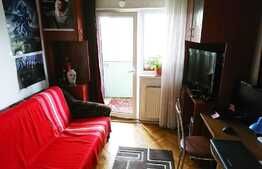 De vanzare apartament 4 camere, 80 mp, decomandat, zona Calvaria