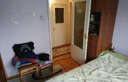 De vanzare apartament 4 camere, 80 mp, decomandat, zona Calvaria