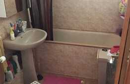 Apartament 4 camere, 80 mp, decomandat, garaj, etaj intermediar, zona Profi