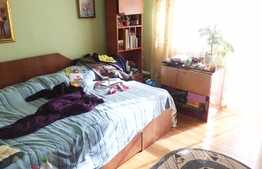 Apartament 4 camere, 80 mp, decomandat, garaj, etaj intermediar, zona Profi