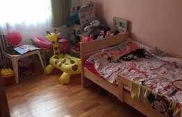 Apartament 4 camere, 80 mp, decomandat, garaj, etaj intermediar, zona Profi