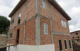 Casa individuala de 120 mp utili, teren de 250 mp! Zona Tauti!