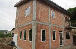 Casa individuala de 120 mp utili, teren de 250 mp! Zona Tauti!