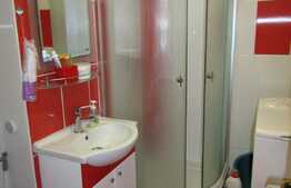 De vanzare garsoniera, 28 mp, decomandata, etaj intermediar, zona Mercur