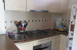 De vanzare garsoniera, 28 mp, decomandata, etaj intermediar, zona Mercur