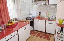 Apartament 4 camere, 94 mp, decomandat, parcare, boxa subsol, zona Billa