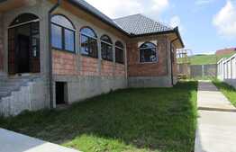 De vanzare casa individuala, 141 mp, teren 594, front 17, zona linistita