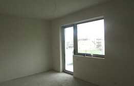 Vanzare apartament cu 3 camere, 80 mp, GARAJ, PARCARE! Zona nou dezvoltata! Semifinisat!