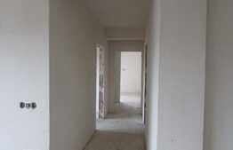 Vanzare apartament cu 3 camere, 80 mp, GARAJ, PARCARE! Zona nou dezvoltata! Semifinisat!