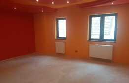 De vanzare apartament 3 camere, 85 mp, etaj intermediar, zona Piata Cipariu