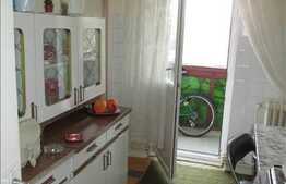 Vanzare 2 camere decomandate, 44 mp utili, cu balcon, finisat clasic, zona Profi