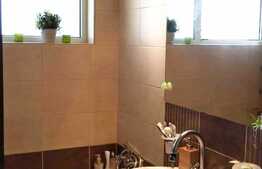 Apartament 3 camere, 70 mp, parcare, boxa la subsol, zona Oncos