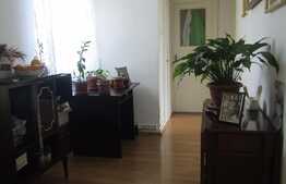 Apartament 3 camere, 69 mp, decomandat, garaj, parcare, zona strazii Primaverii