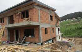 Casa cuplata de 180 mp utili! Teren de 250 mp! Finalizare august 2017!