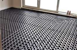 Exclusiv! Apartament 3 camere, 98 mp, decomandat, terasa 23 mp, curte cu gradina, zona Petrom