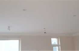 Exclusiv! Apartament 3 camere, 98 mp, decomandat, terasa 23 mp, curte cu gradina, zona Petrom