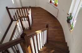 Vanzare casa individuala, 300 mp, 1000 mp teren, zona linistita de case si vile!