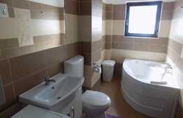 Apartament 3 camere, 58 mp, parcare, zona strazii Plopilor