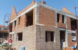 Duplex de vanzare, 160 mp, teren 270 mp, semifinisat, zona linistita!