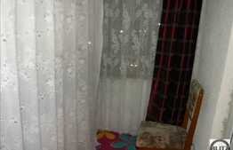 De vanzare apartament cu 3 camere,  suprafata de 63 mp, zona sensului giratoriu