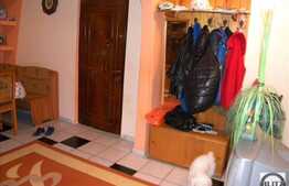 De vanzare apartament cu 3 camere,  suprafata de 63 mp, zona sensului giratoriu