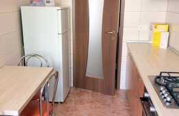 3 canmere, 80 mp, decomandat, prima inchiriere, parcare,garaj, zona Hotel Premier