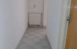 Garsoniera, 30 mp, decomandata,  zona Piata Marasti