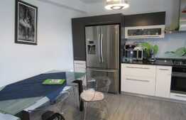 Apartament LA CHEIE! 82 mp, 2 garaje, terasa, parcare, zona strazii Romul Ladea