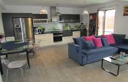 Apartament LA CHEIE! 82 mp, 2 garaje, terasa, parcare, zona strazii Romul Ladea