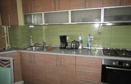 Apartament 3 camere, 70 mp, decomandat, parcare, boxa zona Piata Avram Iancu