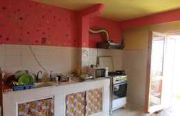 De vanzare apartament 2 camere, 54 mp, boxa la subsol, zona Calea Floresti