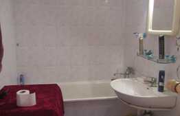 De vanzare apartament 2 camere, 54 mp, boxa la subsol, zona Calea Floresti