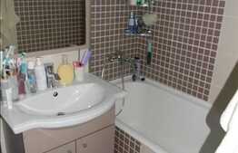 De vanzare apartament cu 3 camere, zona strazii Bucium, 70 mp utili.