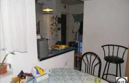 De vanzare apartament cu 3 camere, zona strazii Bucium, 70 mp utili.