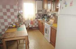 Apartament 4 camere, 80 mp, decomandat, garaj, zona strazii Mogosoaia