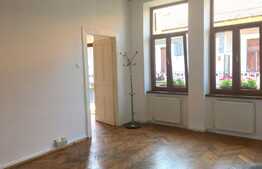 De vanzare apartament 2 camere, 70.5 mp, zona Piata Unirii