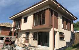 Casa individuala, semifinisata, 150 mp utili, teren 350 mp, zona hotel Still