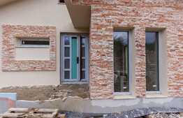 Casa individuala, semifinisata, 120 mp utili, teren 320 mp, zona Faget