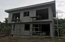 Casa individuala, semifinisata, 110 mp utili, teren 300 mp, zona Faget