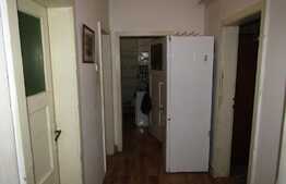 Apartament 3 camere, 66 mp, decomandat, boxa la subsol, zona strazii Horea