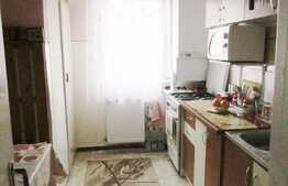 De vanzare apartament 3 camere, 55 mp, parcare, boxa, zona Big