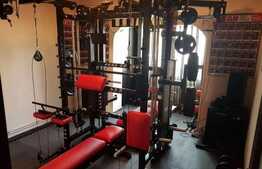 Apartament 3 camere, 91 mp, decomandat, garaj, boxa, zona Parang 