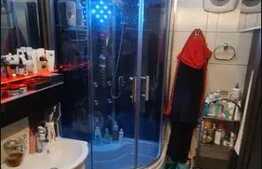 Apartament 3 camere, 91 mp, decomandat, garaj, boxa, zona Parang 