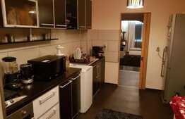 Apartament 3 camere, 91 mp, decomandat, garaj, boxa, zona Parang 