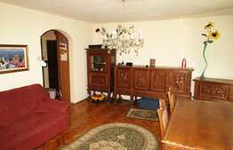 Apartament de inchiriat cu 3 camere, 90 mp, decomandat, garaj, zona Coloane