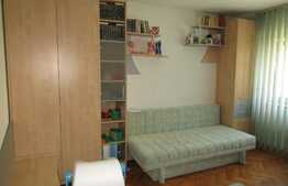 Apartament de inchiriat cu 3 camere, 90 mp, decomandat, garaj, zona Coloane