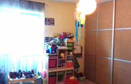 Garsoniera,36 mp, decomadata, etaj intermediar, beci, zona strazii Maramuresului